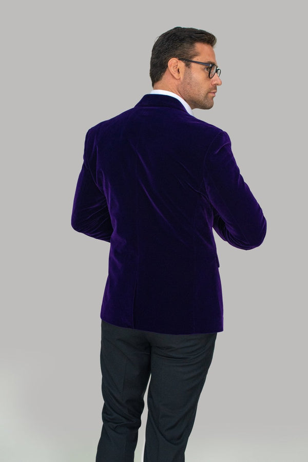 The classic Cavani Rosa Velvet Blazer is now available in a stunning deep lilac purple. You will surely make an entrance whilst wearing this stunning jacket. Also available - Black Satin Bow Tie and Formal Shirt. Style Rosa Blazer Material 100% Polyester Colour Lilac Fitting Slim Fit Buttons 2 Internal pockets 2 Vents 1 Lapel Pin No