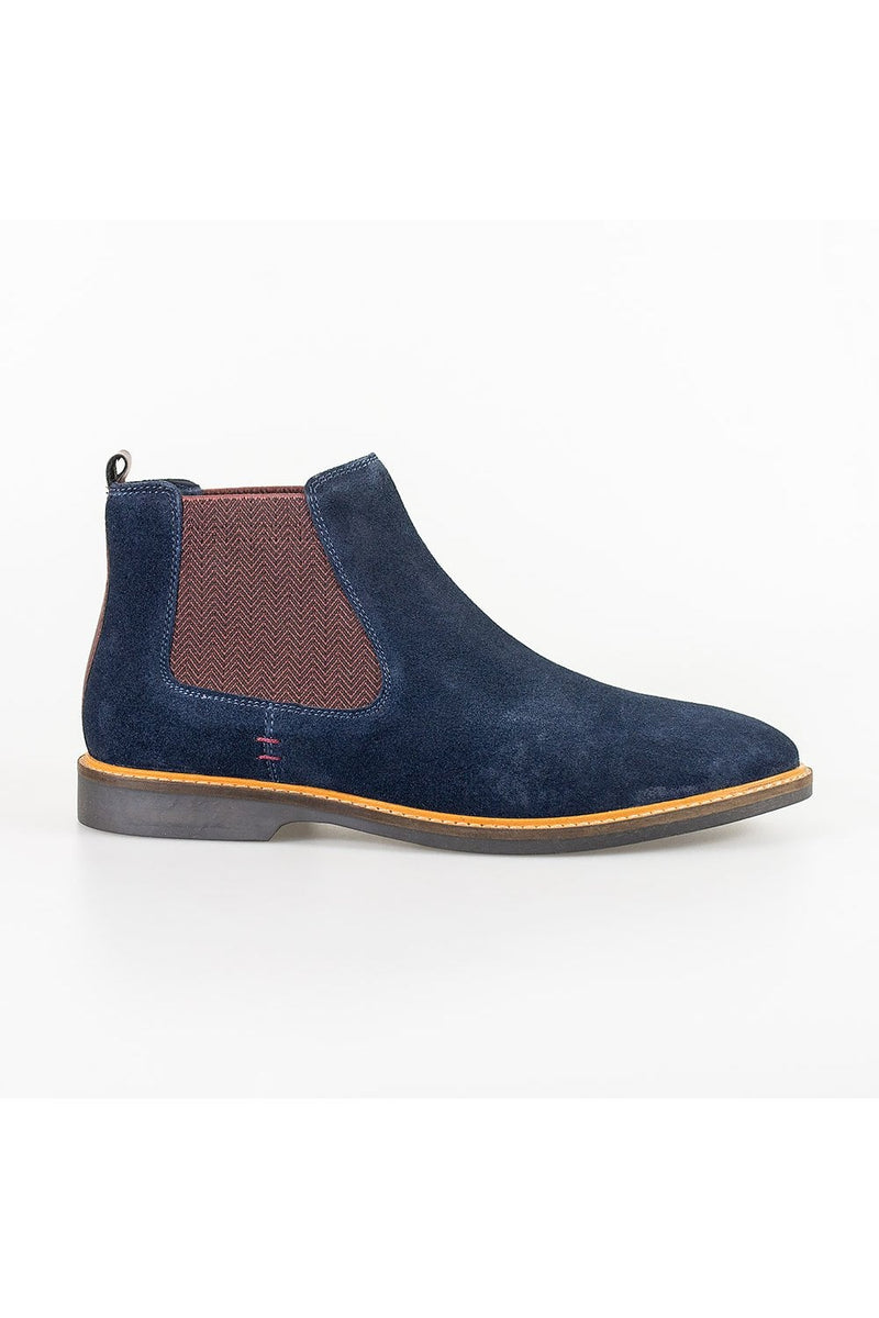 Very lightly scuffed for a lived-in look with elasticated side panels for an easy slip on, our stylish Arizona navy boots are perfect for that winter wardrobe update.