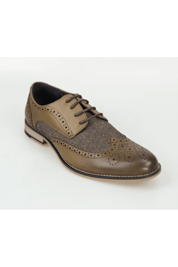 Add the finishing touch to your outfit ensemble with the Cavani Horatio Shoes in brown colour. Also available in Tan and Navy.