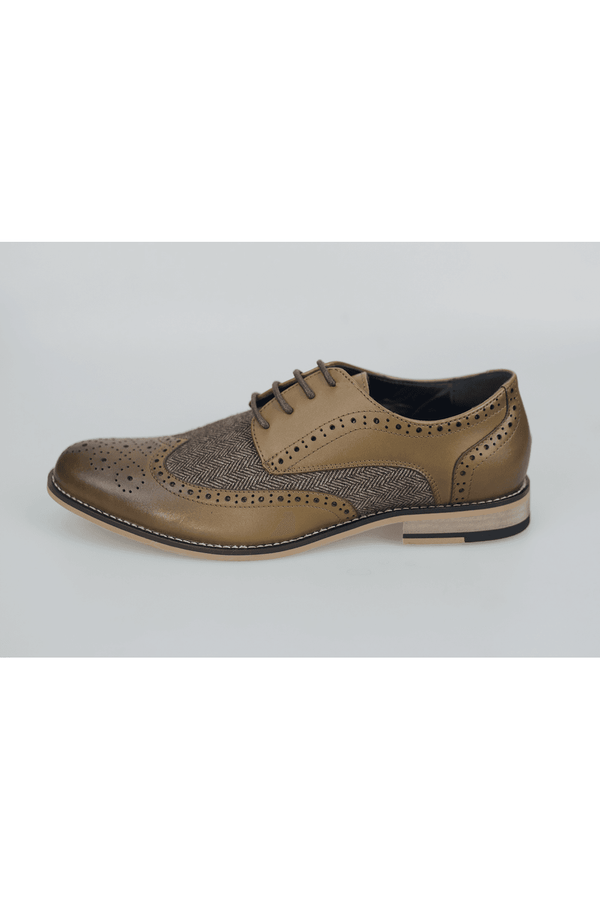 Add the finishing touch to your outfit ensemble with the Cavani Horatio Shoes in brown colour. Also available in Tan and Navy.