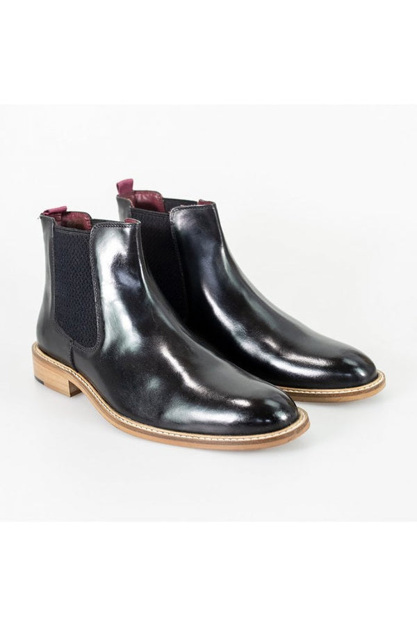 We are proud to introduce our new premium quality signature range!  A sophisticated take on a classic style, these Cavani Chelsea boots will work perfectly with both formal and off-duty attire. 